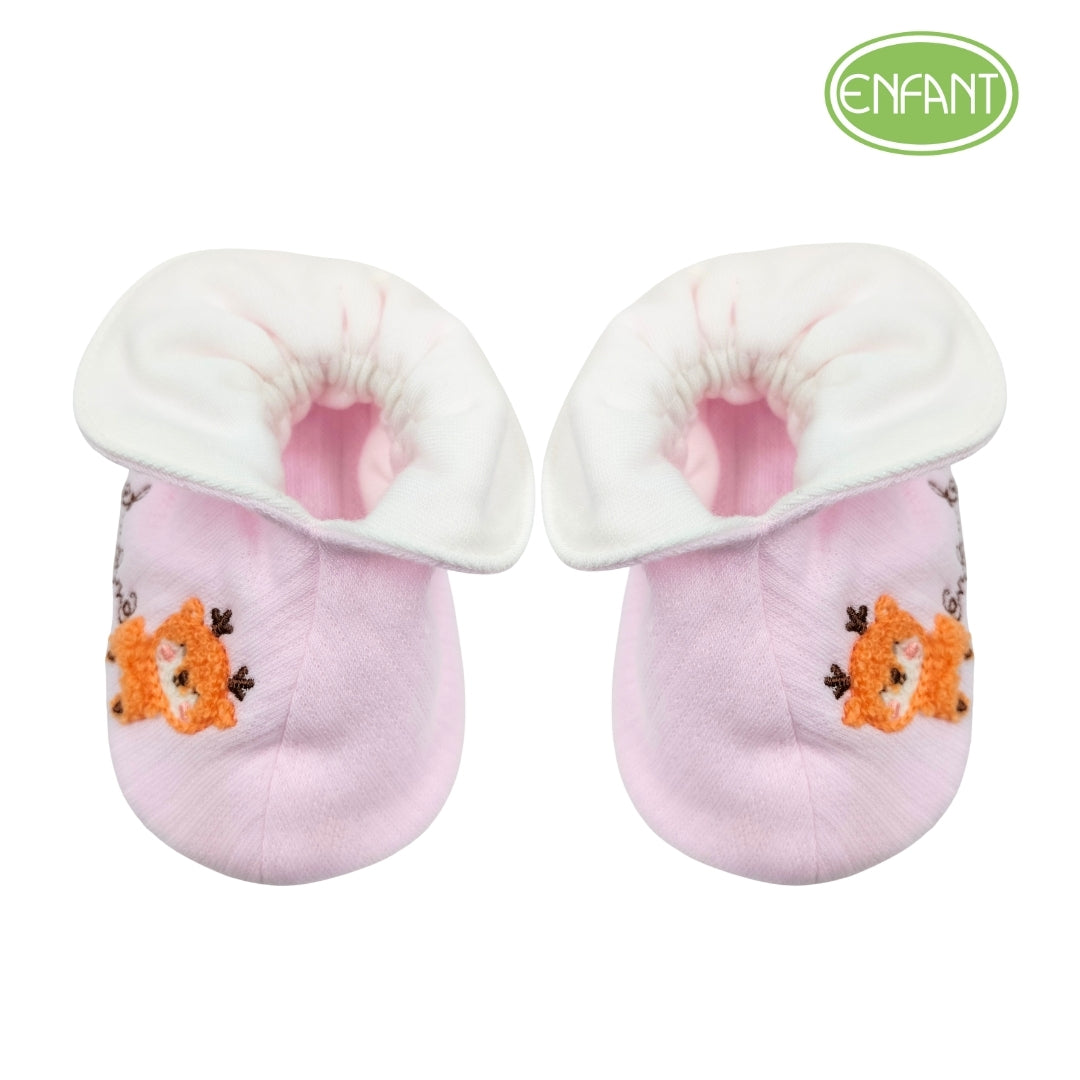 Enfant booties featuring a reindeer design